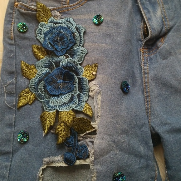 Ripped jeans - Picture 2 of 3